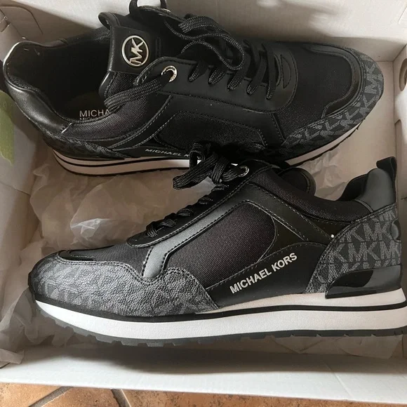 Michael Michael Kors Black/Silver Wilma Logo Trainer NEVER WORN - Picture 6 of 11